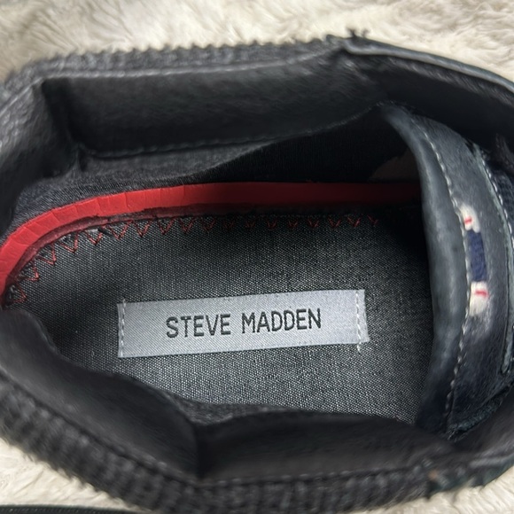 Men’s STEVE MADDEN  lace up ankle boot. Leather / textile upper. Size 9.5 - Picture 6 of 7